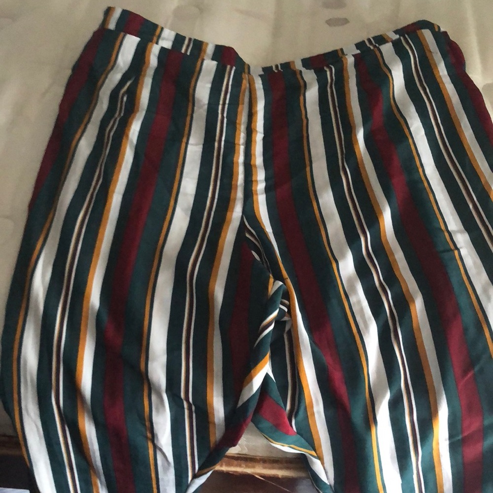 Stripped light weight pants.